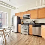 Fidi 2 Bedroom With Keyless Entry And Fully Furnished