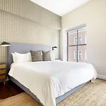 Open Air 2br In Fidi Close To Everything Boston