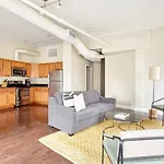 Open Air 2br In Fidi Close To Everything