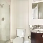 Apartment Fidi 2 Bedroom With Keyless Entry And Fully Furnished Boston