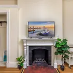 Cozy Back Bay 1 Bed 1 Bath