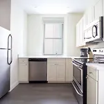 Apartment Pet Friendly Walk To Mgh *