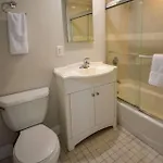 Comfy Back Bay Alcove *