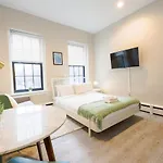 Bright Modern In The South End Apartment *