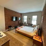 Charming Studio Apt Back Bay