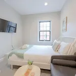 Quaint Studio Apt Close To Fenway