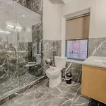 Luxury 2 Bedroom Apartment *