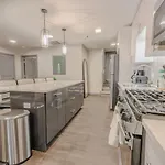 Downton Luxurious 2 Bed * Boston
