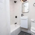 Apartment Newly Renovated W Exposed Brick *