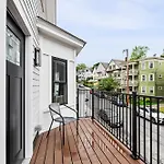 Apartment Forest Hill -boston