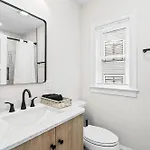 Apartment Forest Hill -boston *