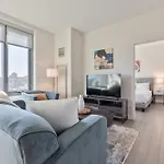 Luxury Apt Near Prudential Center