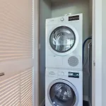 Luxury Apt In Seaport With Gym
