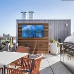 Luxury Apt With Sky Terrace