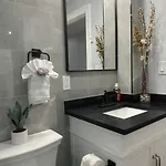 85b Brand New 3br, 2ba, Walk To Transit, Near *
