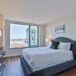 Luxury Seaport With Gym And Pool Apartment Boston