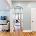 Apartment Stylish 3 Bedroom Boston