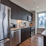 Modern In Seaport With Gym Apartment