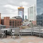 Private Apt Downtown Near Harbor