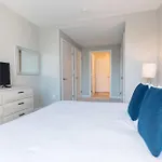 Private Downtown Near Harbor