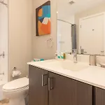 Private Downtown Near Harbor