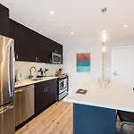 Private Downtown Near Harbor *