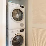 Private Downtown Near Harbor Apartment *
