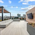 North End Td Garden Shared Pool & Rooftop Holiday home Boston
