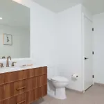 Back-bay Lux 2br With Rooftop And Parking Apartment