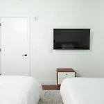 Back-bay Lux 2br With Rooftop And Parking Boston