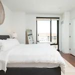 Apartment Back-bay Lux 2br With Rooftop And Parking