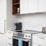 Apartment Back-bay Lux 2br With Rooftop And Parking