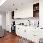 Apartment Back-bay Lux 2br With Rooftop And Parking *