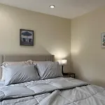 Cozy 4 Bedroom Apartment In Boston