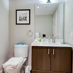 Luxury With Balcony In Seaport