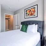 Apartment Luxury With Balcony In Seaport *