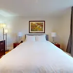 Bright 2br In Brookline * Boston
