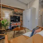 4 Bed 2 Bath 200Mbps Internet Luxury Keyless Entry