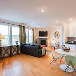 Upscale South End Apt Walk To Northeastern