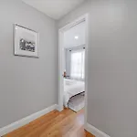 Southie Living By Seaport, Red Line, & Bars Apartment *