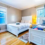 Renovated 4br3ba Escape - Near Public Transportation *