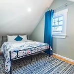 Renovated 4br3ba Escape - Near Public Transportation Boston