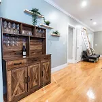 Renovated 4br3ba Escape - Near Public Transportation Apartment *
