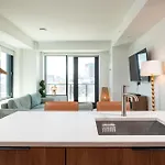 North End Td Garden Shared Pool & Rooftop Holiday home *