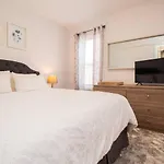 Northeastern,Boston Medical,In Unit Laundry,Ca