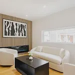 Apartment Luxury 3bd Short Walk To Airport