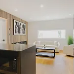 Luxury 3bd Short Walk To Airport