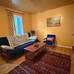 Apartment Beautiful 2-bedroom, 2-bath Townhouse