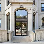 S End Loft W Pool Art Gallery Steps To T Bos-359