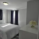 Cozy Nest Getaway Near Boston!